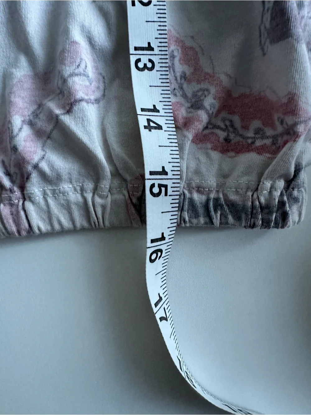 Aritzia Wilfred White Cropped Tee with Pink & Gray Paisley XS - Picture 6 of 8